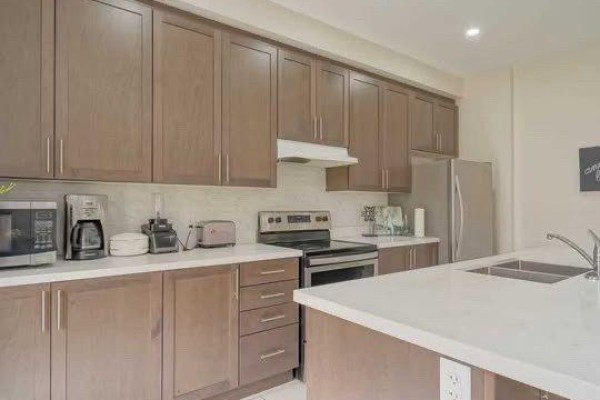 Upper - 17 Angelfish Road, Brampton, ON L7A5C5 Photo 4