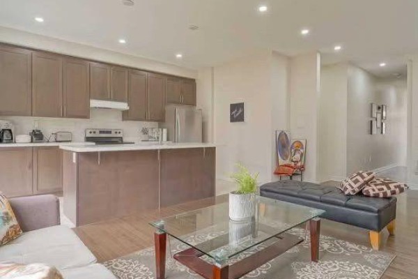 Upper - 17 Angelfish Road, Brampton, ON L7A5C5 Photo 5
