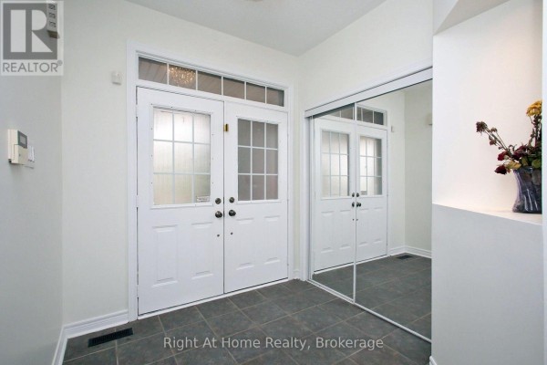 Kitchen - Upper - 181 Fairlane Crescent, Vaughan, ON L4H2G8 Photo 3