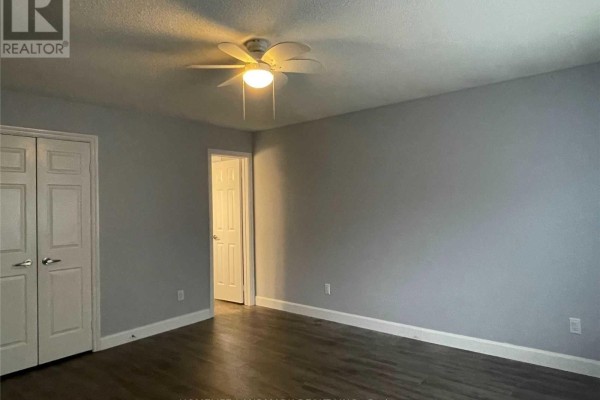 Upper - 2 Gibbon Drive, Barrie, ON L4N6G3 Photo 5