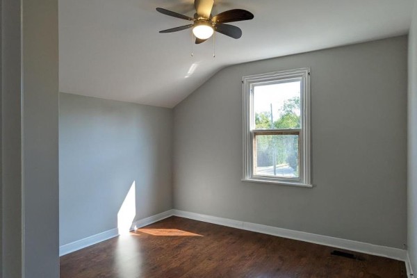 Bedroom - Upper - 2 Huron Street, Kawartha Lakes, ON K9V2H2 Photo 4
