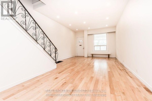 Dining room - Upper - 20 Golden Avenue, Toronto, ON M6R2J4 Photo 2