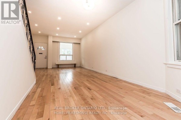 Mud room - Upper - 20 Golden Avenue, Toronto, ON M6R2J4 Photo 4