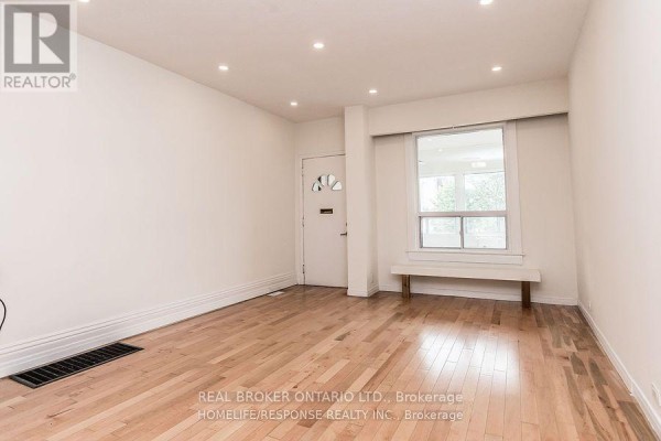 Primary Bedroom - Upper - 20 Golden Avenue, Toronto, ON M6R2J4 Photo 5