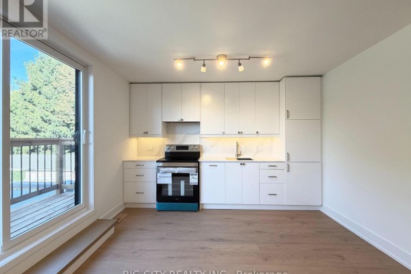Primary Bedroom - Upper - 20 Gray Avenue, Toronto, ON M6N4S6 Photo 4