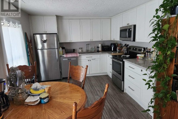 Upper - 20 Hetherington Street, St  Catharines, ON, photo 2