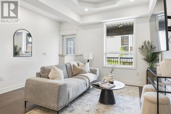 Upper - 219 Mcroberts Avenue, Toronto, ON M6E4P3 Photo 4