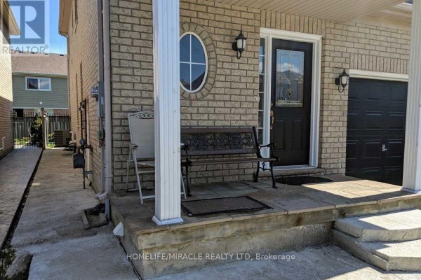 Dining room - Upper - 22 Pauline Crescent, Brampton, ON L7A2V4 Photo 2