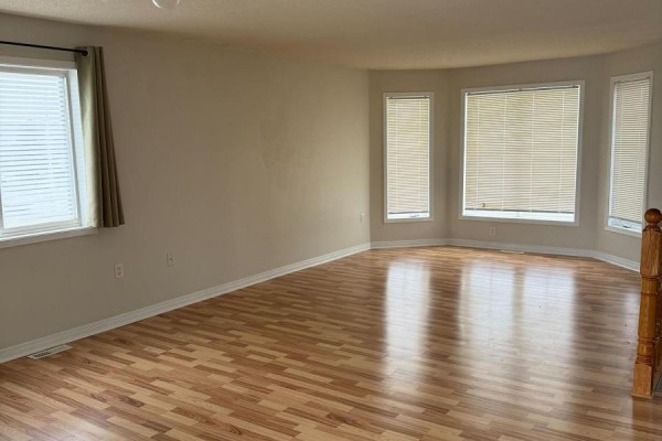 Upper - 229 Dunsmore Lane, Barrie, ON L4M7A3 Photo 5