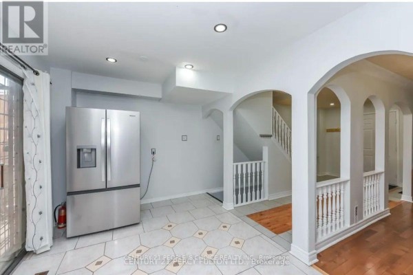 Bedroom - Upper - 233 Murray Street, Brampton, ON L6X3M1 Photo 5