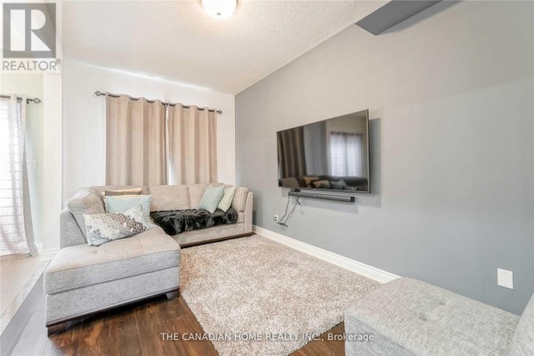Family room - Upper - 240 Brussels Avenue, Brampton, ON L6Z0E1 Photo 4
