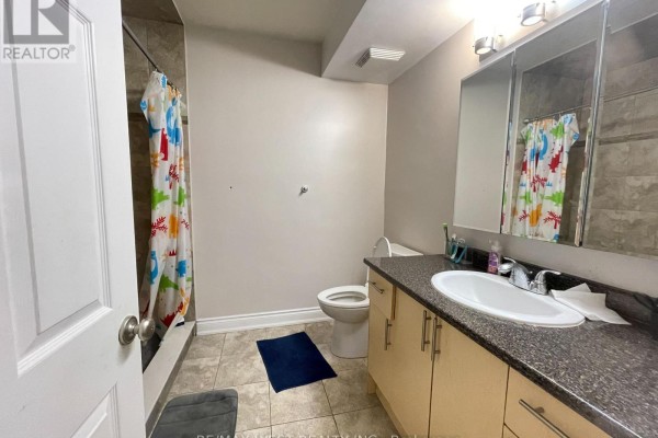 Upper - 25 Coronado Court, Toronto, ON M9M1S6 Photo 4
