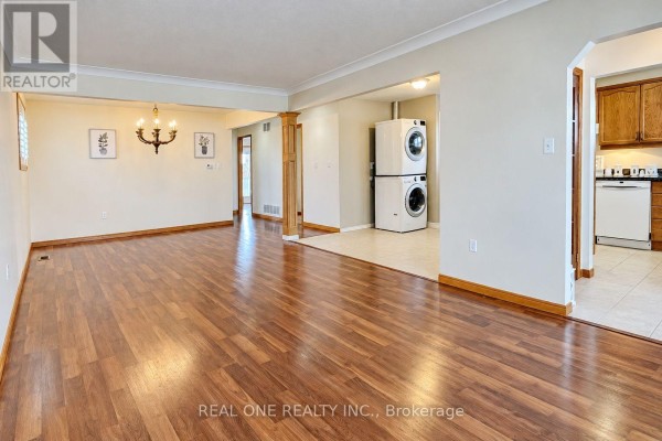 Dining room - Upper - 25 Terrace Drive, Hamilton, ON L9A2Y5 Photo 4
