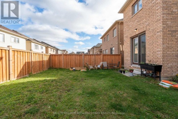 Living room - Upper - 2523 Orchestrate Drive, Oshawa, ON L1L0R3 Photo 4