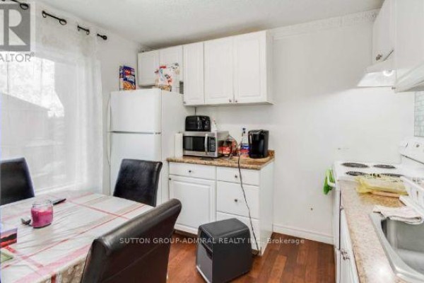 Upper - 2538 Weston Road, Toronto, ON M9N2A6 Photo 3
