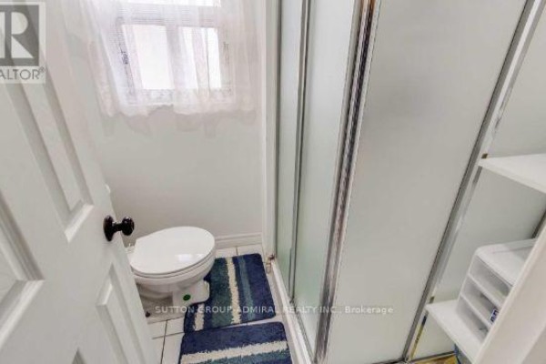 Upper - 2538 Weston Road, Toronto, ON M9N2A6 Photo 4