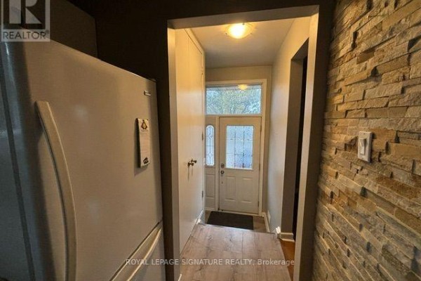 Bedroom - Upper - 2551 Padstow Crescent, Mississauga, ON L5J2G2 Photo 4