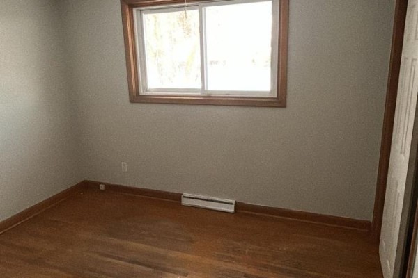 Bedroom 2 - Upper - 26 Glengarry Road, St  Catharines, ON L2T2V2 Photo 4