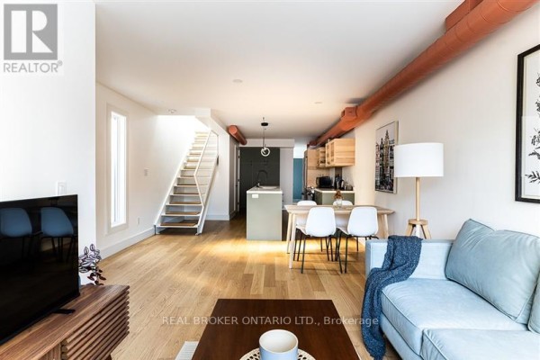 Dining room - Upper - 278 Campbell Avenue, Toronto, ON M6P3V6 Photo 3