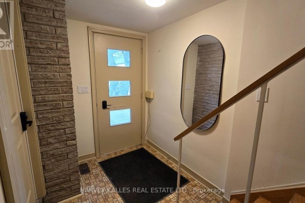 Bedroom 2 - Upper - 279 Cornelius Parkway, Toronto, ON M3K1T6 Photo 5