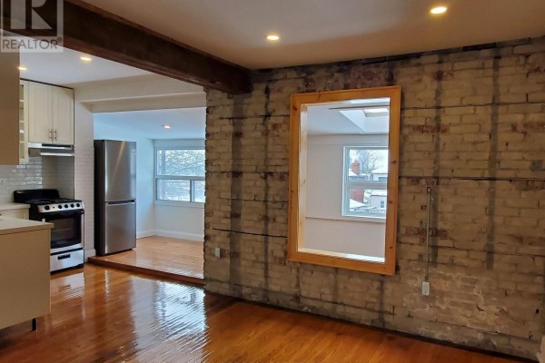 Upper - 28 Winona Drive, Toronto, ON M6G3S6 Photo 2