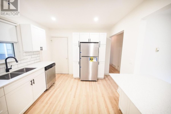 Kitchen - Upper - 29 Ford Crescent, London North, ON N6G1H8 Photo 4