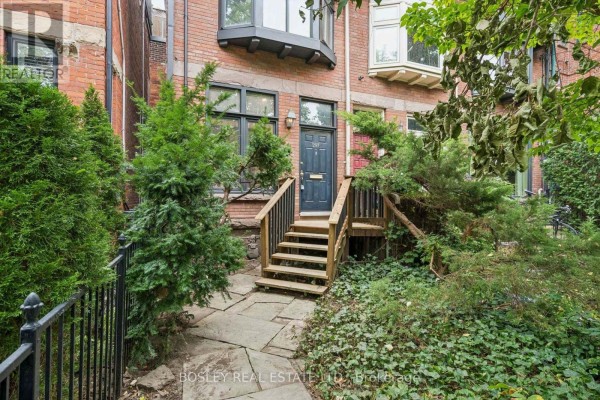 Living room - Upper - 297 Sumach Street, Toronto, ON M5A3K4 Photo 2