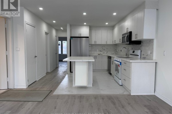 Upper - 2986a Dufferin Street, Toronto, ON M6B3T3 Photo 4