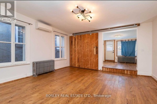 Kitchen - Upper - 2994 Dundas Street W, Toronto, ON M6P1Z3 Photo 2