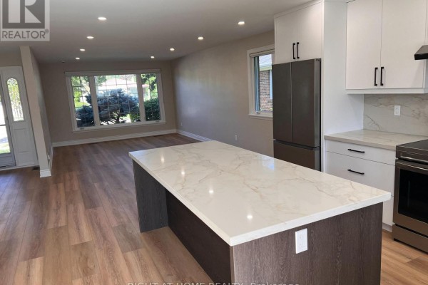 Upper - 30 Norbert Crescent, Toronto, ON M9C3J9 Photo 4