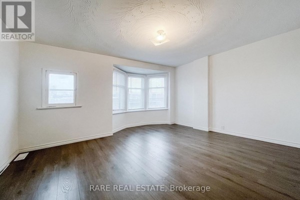 Upper - 32 Garnet Avenue, Toronto, ON, photo 3