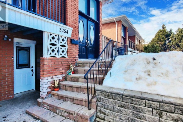 Upper - 3254 Fieldgate Drive, Mississauga, ON L4X2H7 Photo 4