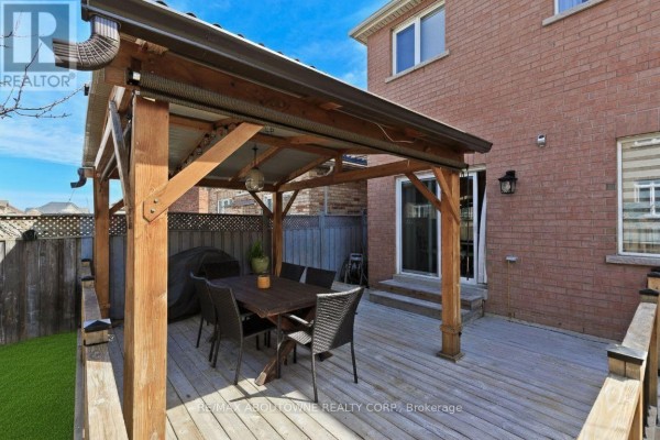 Family room - Upper - 3339 Ruth Fertel Drive, Mississauga, ON L5M0H6 Photo 3