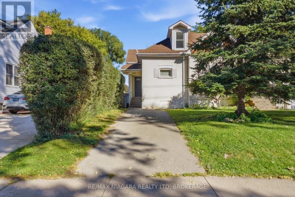Upper - 34 Haig Street, St  Catharines