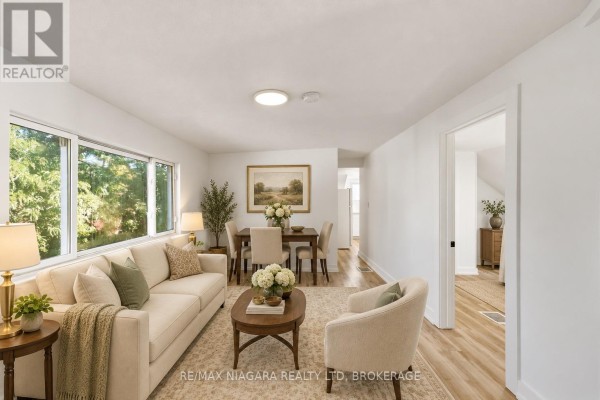 Upper - 34 Haig Street, St  Catharines, ON L2R6K8 Photo 4