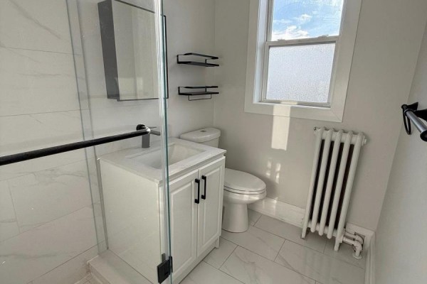 Kitchen - Upper - 380 Clinton Street, Toronto, ON M6G2Z2 Photo 3