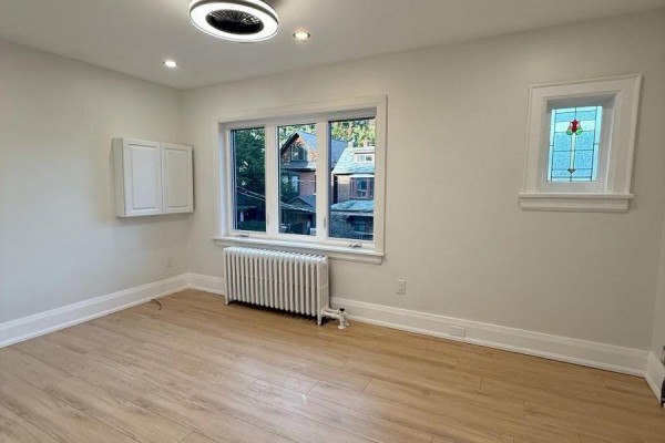 Upper - 380 Clinton Street, Toronto, ON M6G2Z2 Photo 5