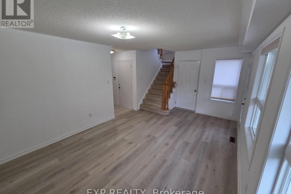 Upper - 384 Flagstone Way, Newmarket, ON L3X2R3 Photo 5