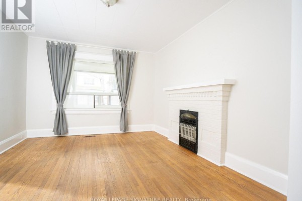 Upper - 393 Milverton Boulevard, Toronto, ON, photo 2