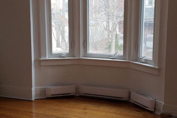 Upper - 4 Marchmount Road, Toronto, ON M6G2A9 Photo 2
