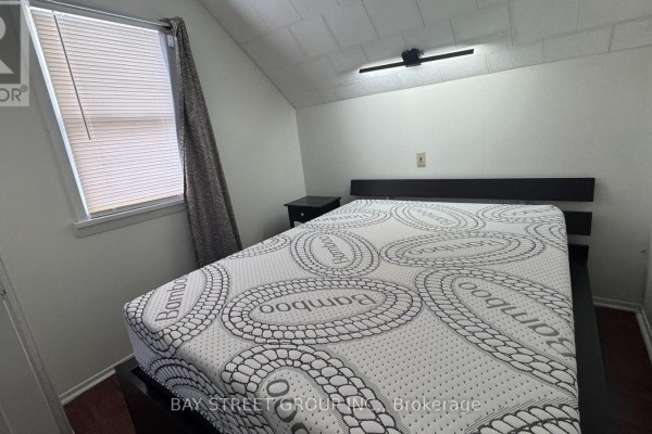 Upper - 4138 Drummond Road, Niagara Falls, ON L2E6B9 Photo 5