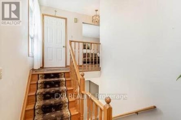 Upper - 4308 Curia Crescent, Mississauga, ON L4Z2X4 Photo 3