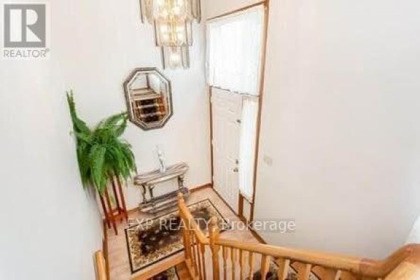 Upper - 4308 Curia Crescent, Mississauga, ON L4Z2X4 Photo 4