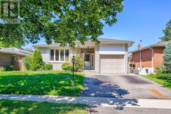 Upper - 4395 Longmoor Drive, Burlington