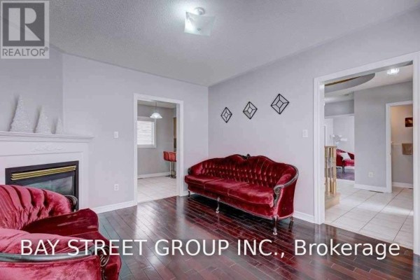 Upper - 45 Whitewash Way, Brampton, ON L6X4V4 Photo 5