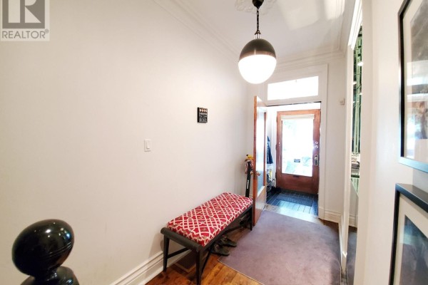 Kitchen - Upper - 47 Gloucester Street, Toronto, ON M4Y1L8 Photo 2