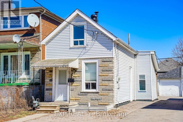 Upper - 47 Greendale Avenue, Toronto, ON M6N4P4 Photo 2