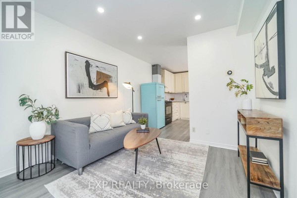 Upper - 47 Greendale Avenue, Toronto, ON M6N4P4 Photo 4