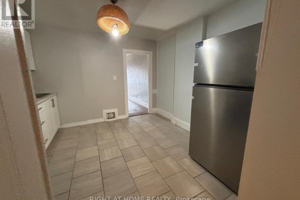 Upper - 505 Oakwood Avenue, Toronto, ON M6E2W9 Photo 3