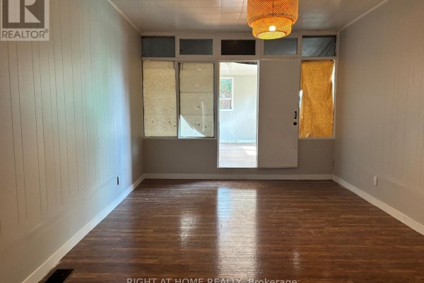Upper - 505 Oakwood Avenue, Toronto, ON M6E2W9 Photo 5